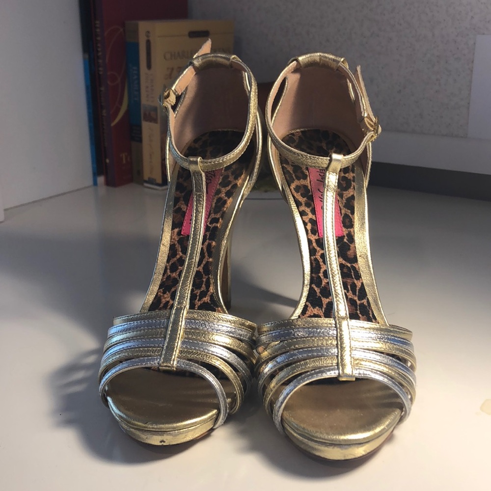 Betsey Johnson Heels Two-toned gold and silver